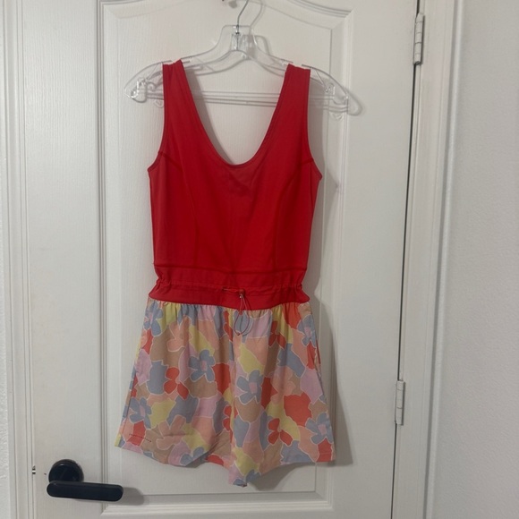 Travis Mathew DAWN GLOW TECH WOVEN ROMPER Size S - Picture 6 of 6